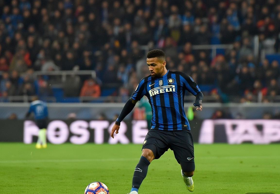 国际米兰两连败背后：齐沃防守失误频发，劳塔罗状态低迷暴露国米攻防问题，战术调整刻不容缓